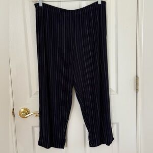 Travelers by Chico’s Navy and Light Blue Striped Capris (size 3 Chico’s size)